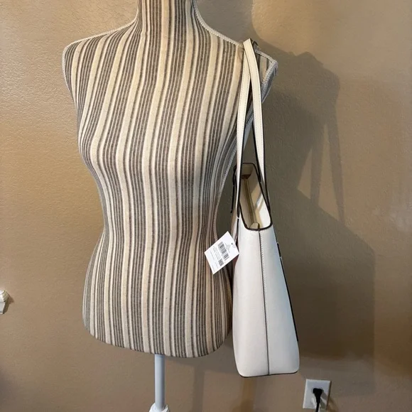 NWT Kate Spade Tote Parchment White Bag Saffiano PVC Daily K8662 Gold Logo NEW - Picture 8 of 16
